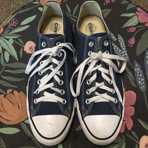 Blue converse size 10.5 men’s 12.5 women’s